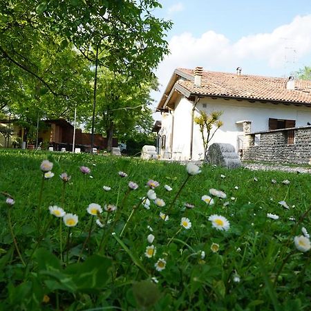 ホテルAgriturismo Fior Di Pesco ソンマカンパーニャ エクステリア 写真