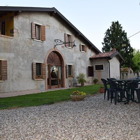 ホテルAgriturismo Fior Di Pesco ソンマカンパーニャ エクステリア 写真