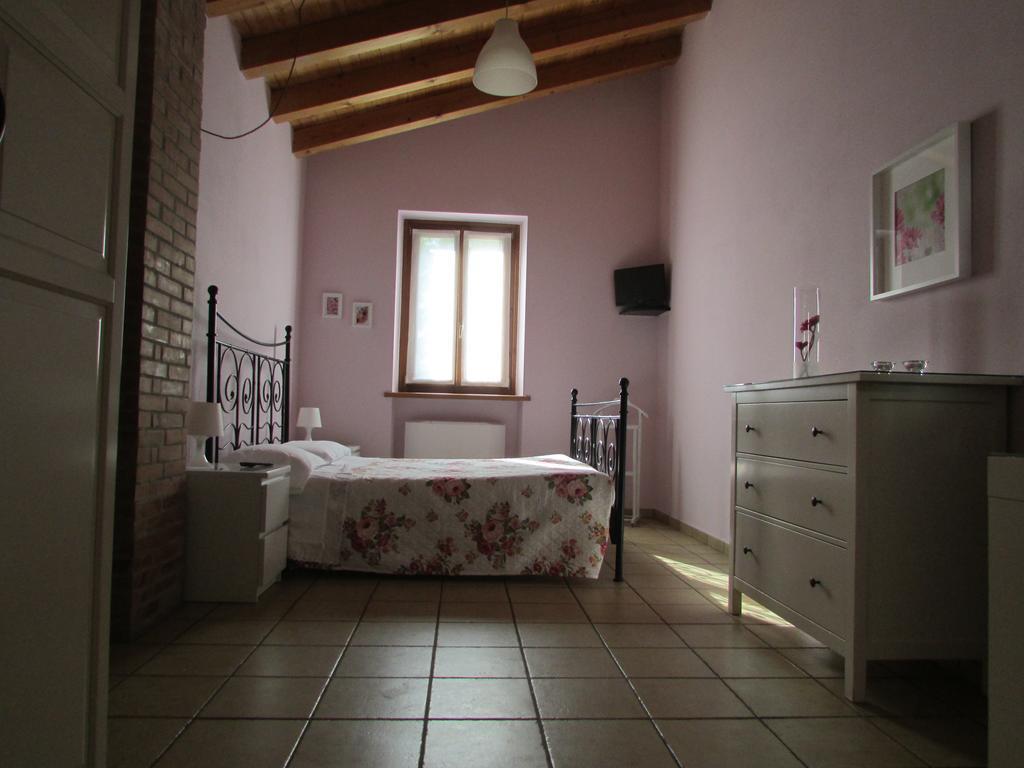 ホテルAgriturismo Fior Di Pesco ソンマカンパーニャ エクステリア 写真