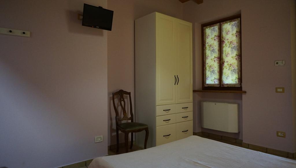 ホテルAgriturismo Fior Di Pesco ソンマカンパーニャ エクステリア 写真