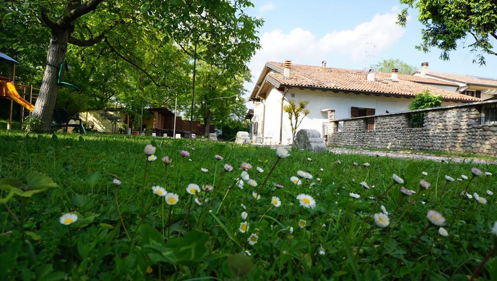 ホテルAgriturismo Fior Di Pesco ソンマカンパーニャ エクステリア 写真