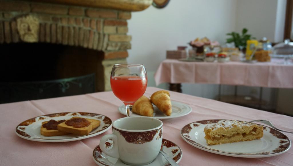 ホテルAgriturismo Fior Di Pesco ソンマカンパーニャ エクステリア 写真