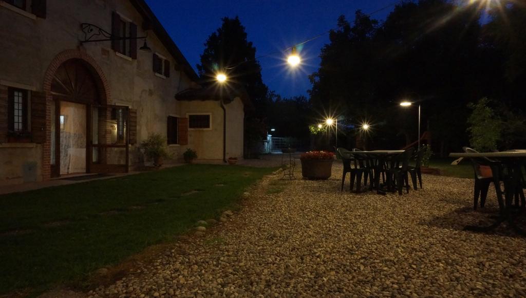 ホテルAgriturismo Fior Di Pesco ソンマカンパーニャ エクステリア 写真