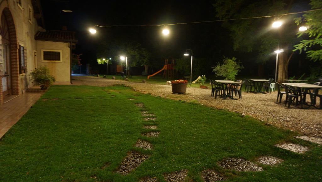 ホテルAgriturismo Fior Di Pesco ソンマカンパーニャ エクステリア 写真