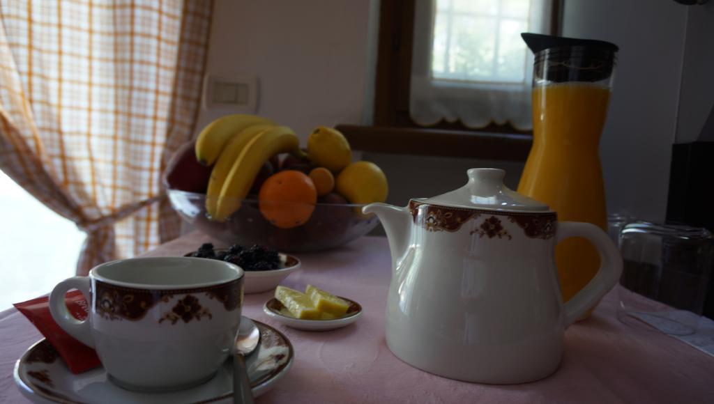 ホテルAgriturismo Fior Di Pesco ソンマカンパーニャ エクステリア 写真